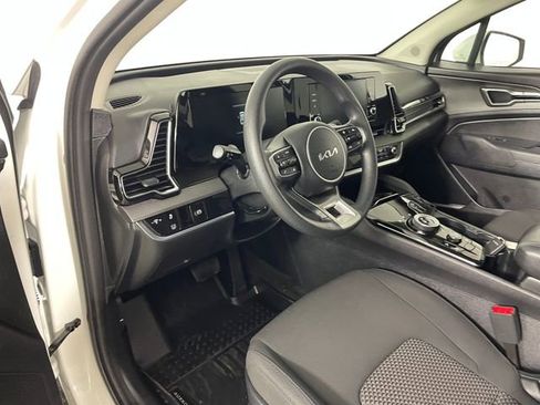 Used 2023 Kia Sportage LX AWD/4WD image 3