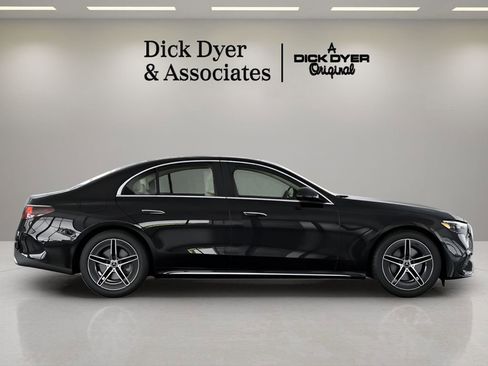 Used 2025 Mercedes-Benz E 350 Sedan image 6
