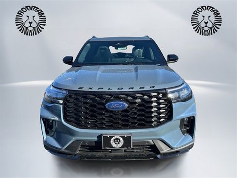 New 2026 Ford Explorer ST-Line w/ ST-Line Street Pack image 2
