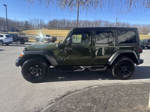 Used 2023 Jeep Wrangler Unlimited w/ Cold Weather Group image 7