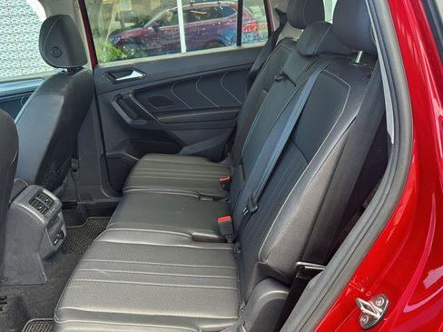 Used 2023 Volkswagen Tiguan SE w/ Panoramic Sunroof Package image 14