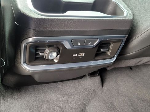 Used 2024 Chevrolet Silverado 1500 High Country w/ High Country Premium Package AWD/4WD image 19