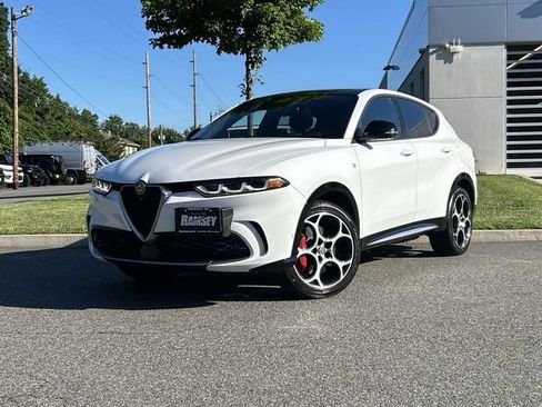 Used 2024 Alfa Romeo Tonale Ti AWD/4WD image 1