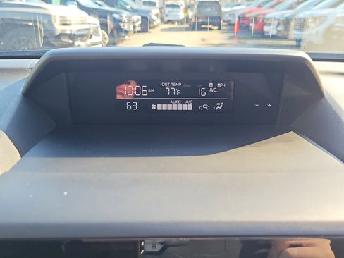 Used 2023 Subaru Crosstrek 2.0i Premium AWD/4WD image 20