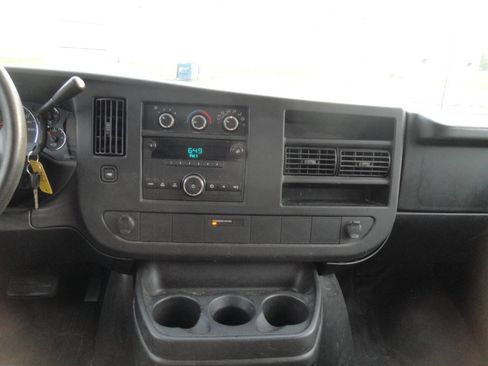 Used 2008 Chevrolet Express 1500 RWD image 15