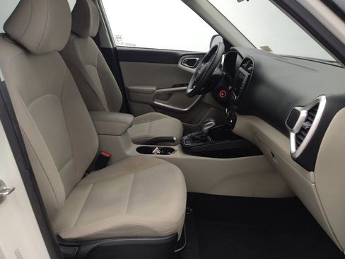 Used 2022 Kia Soul LX w/ Technology Package image 21