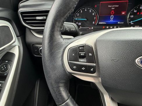 Used 2022 Ford Explorer XLT w/ Equipment Group 202A AWD/4WD image 13