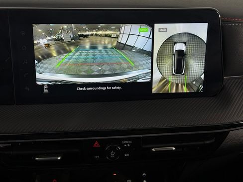 Used 2025 Nissan Kicks SR FWD image 17
