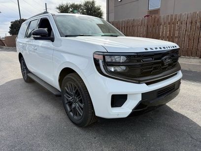 New 2026 Ford Expedition Platinum w/ Stealth Appearance Package