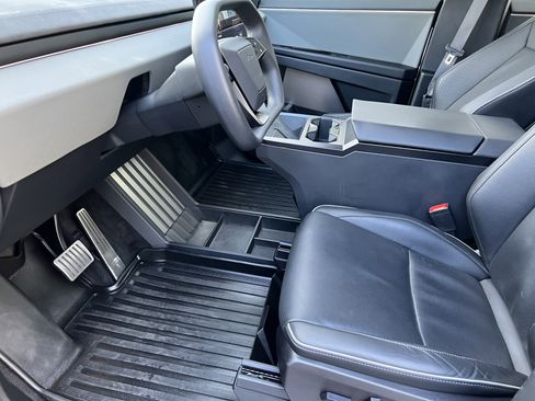 Used 2024 Tesla Cybertruck Cyberbeast image 15