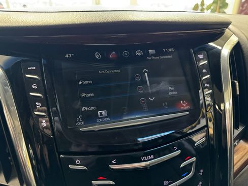 Used 2017 Cadillac Escalade Premium Luxury image 25