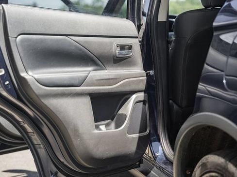 Used 2019 Mitsubishi Outlander SE AWD/4WD image 41