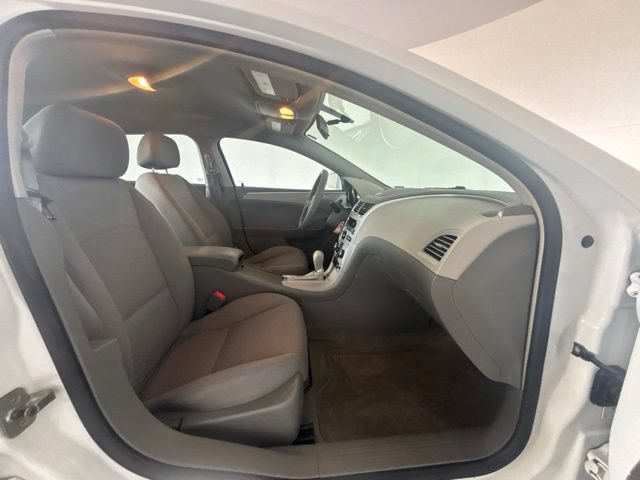 Used 2009 Chevrolet Malibu LS FWD image 24