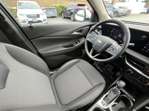 Used 2025 Buick Encore GX Preferred image 34