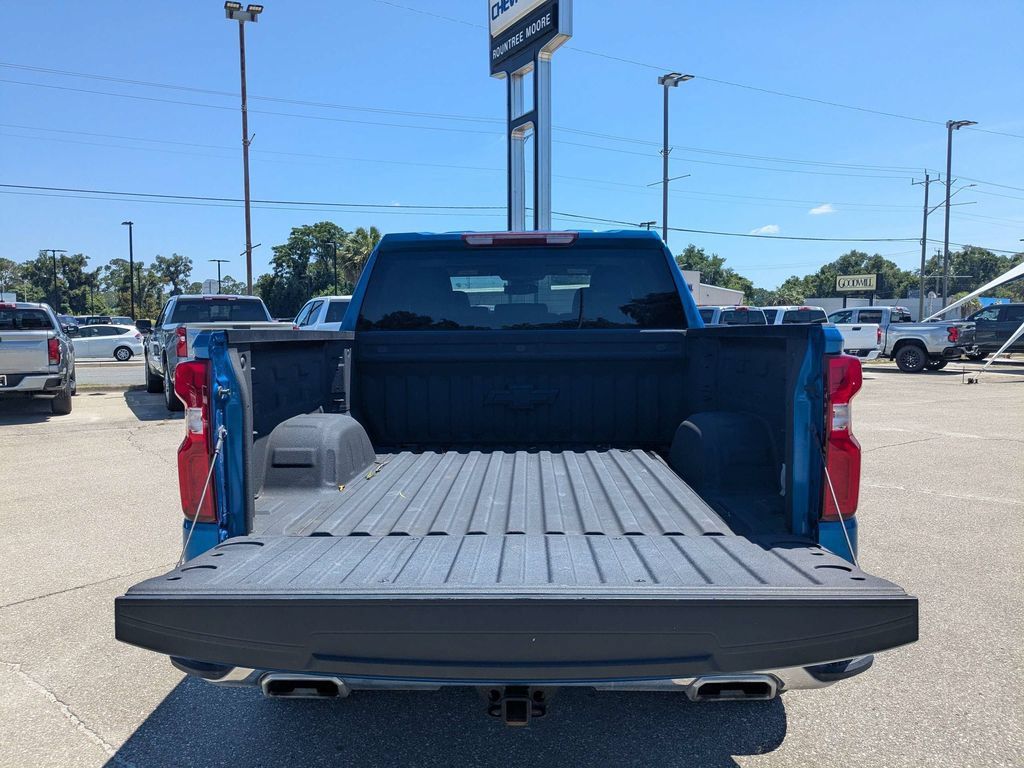 Used 2024 Chevrolet Silverado 1500 LTZ AWD/4WD image 13