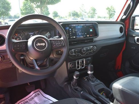 Used 2024 Jeep Wrangler Unlimited Sport AWD/4WD image 17