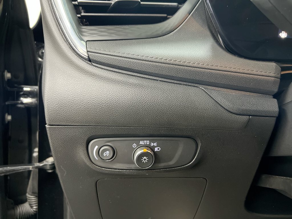 Used 2025 Buick Encore GX Sport Touring FWD image 18