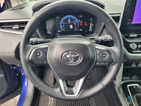 Certified 2025 Toyota Corolla Cross XLE image 21