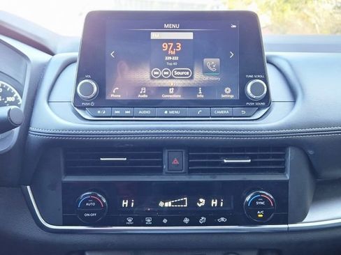 Certified 2023 Nissan Rogue SV FWD image 22