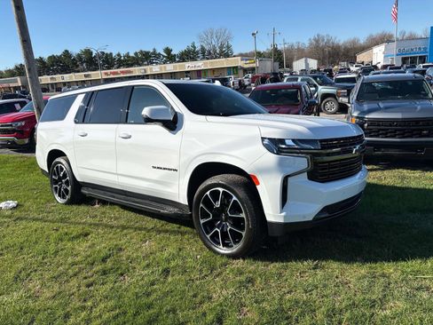 Used 2022 Chevrolet Suburban RST w/ Luxury Package image 1