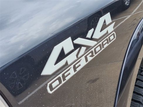 Used 2018 RAM 1500 Laramie w/ Convenience Group AWD/4WD image 10