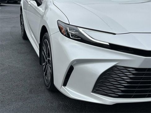 Used 2025 Toyota Camry XLE image 10