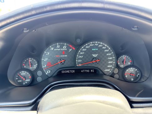 Used 2004 Chevrolet Corvette Z06 w/ Z06 Preferred Equipment Group RWD image 21