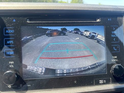 Used 2016 Toyota Tacoma TRD Sport w/ Towing Package AWD/4WD image 12