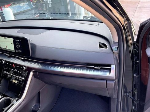 Used 2024 Kia Carnival SX Prestige FWD image 15