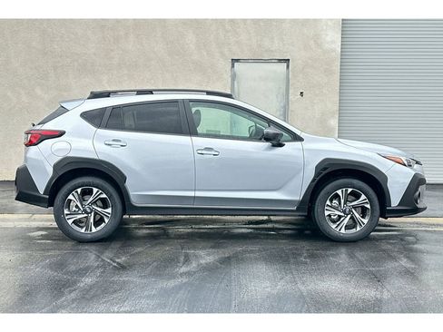 Used 2026 Subaru Crosstrek 2.0i Premium image 2