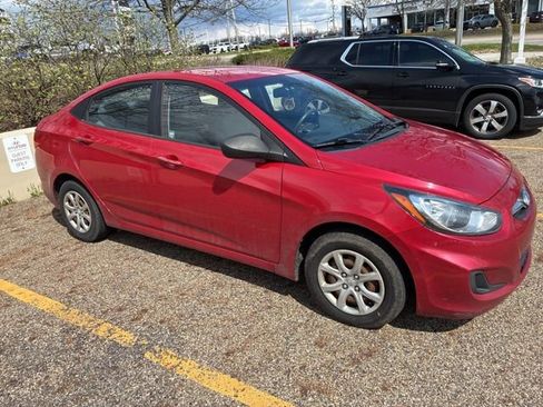 Used 2014 Hyundai Accent GLS image 3