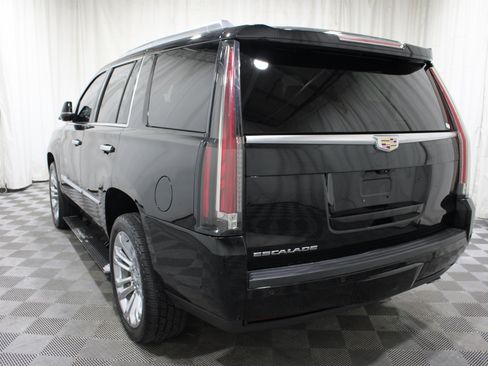 Used 2019 Cadillac Escalade Premium Luxury w/ LPO, Radiant Package AWD/4WD image 32