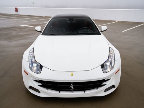 Used 2014 Ferrari FF image 2