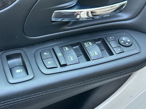 Used 2017 Dodge Grand Caravan SE w/ Power Window Group image 14
