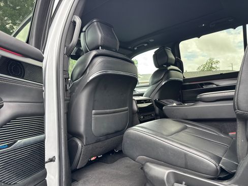 Used 2022 Jeep Grand Wagoneer Series I AWD/4WD image 14
