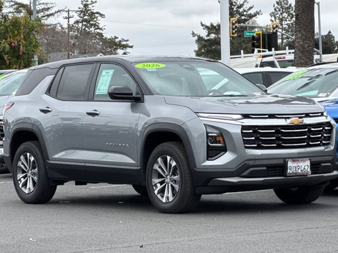 Used 2026 Chevrolet Equinox LT w/ Convenience Package II image 2