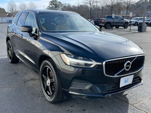 Used 2020 Volvo XC60 T5 Momentum w/ Protection Package Premier image 8