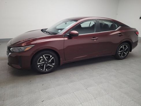 Used 2025 Nissan Sentra SV image 2