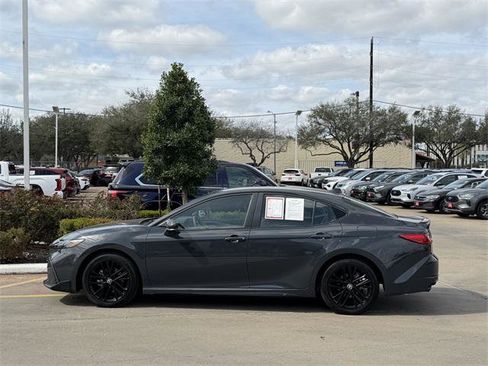 Certified 2026 Toyota Camry SE w/ Convenience Package image 4