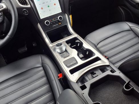 Used 2023 Ford Edge SEL w/ Convenience Package image 10