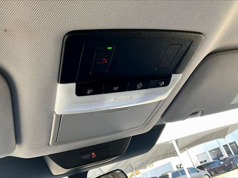 Used 2022 Nissan Pathfinder SV image 29