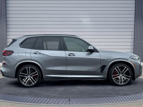 New 2026 BMW X5 xDrive40i w/ M Sport Package image 3