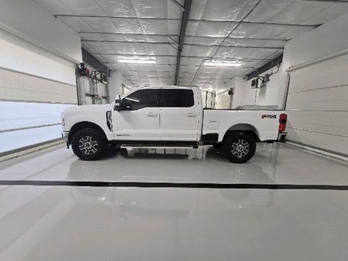 Used 2023 Ford F250 Lariat w/ FX4 Off-Road Package AWD/4WD image 4