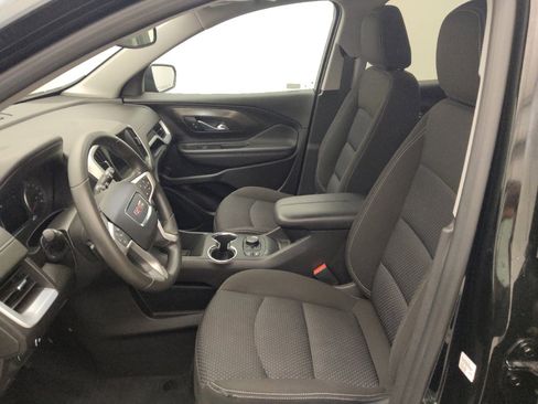 Used 2024 GMC Terrain SLE w/ Driver Convenience Package FWD image 17