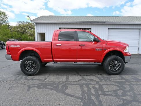 Used 2018 RAM 1500 SLT AWD/4WD image 18
