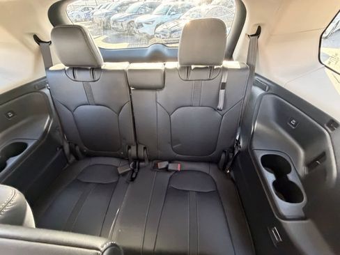Used 2023 Honda Pilot EX-L image 11