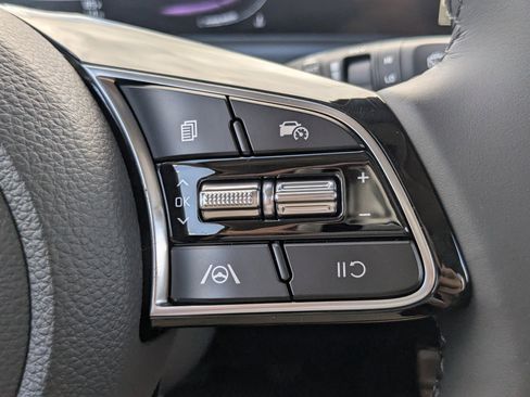 New 2026 Kia Seltos S FWD image 32