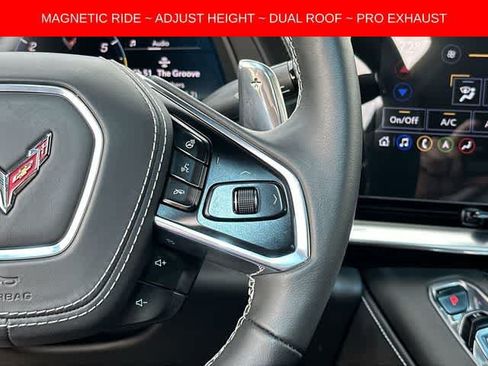 Used 2023 Chevrolet Corvette Stingray Premium Cpe w/ Body-Color Dual Roof Package RWD image 9