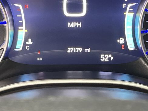 Used 2025 Chrysler Pacifica Select FWD image 16