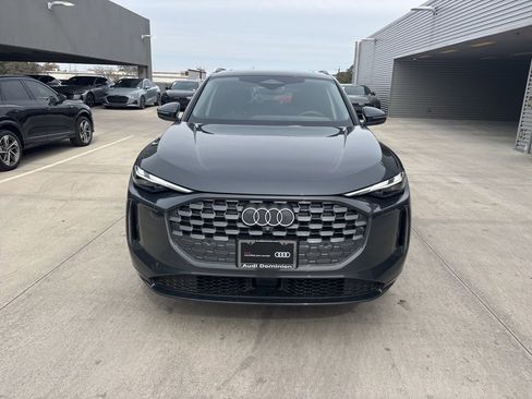 Certified 2025 Audi Q5 Premium w/ Convenience Package image 2